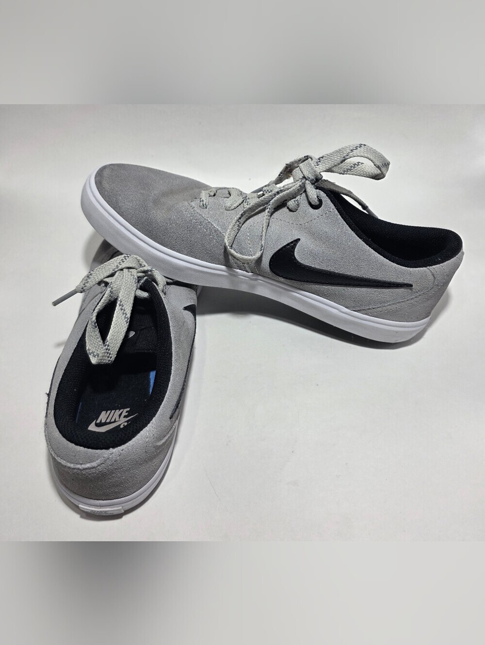 Nike SB Gray Suede Skate Shoes Sneakers Men's US 8.5 Black Swoosh